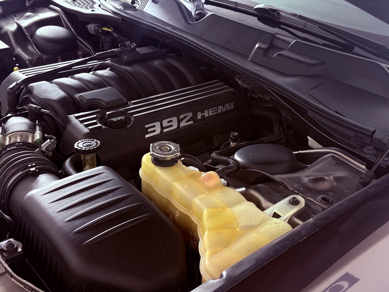 Used 2014 Dodge Challenger SRT8 w/ Harman/Kardon Audio Group RWD image 21