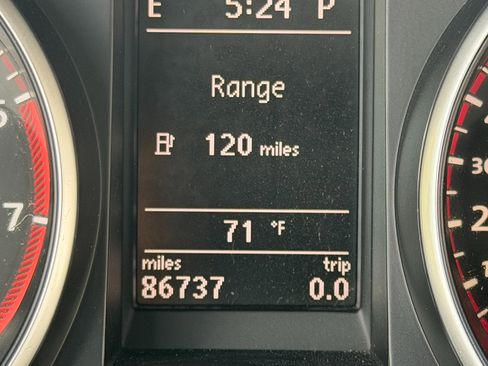 Used 2011 Volkswagen Golf 2-Door image 32