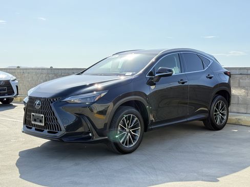 Certified 2025 Lexus NX 250 FWD w/ Premium Package image 8