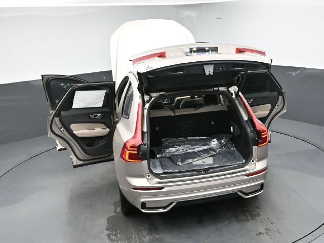 New 2026 Volvo XC60 B5 Plus w/ Protection Package Premier AWD/4WD image 50