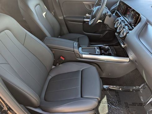 Used 2026 Mercedes-Benz GLA 250 4MATIC image 12