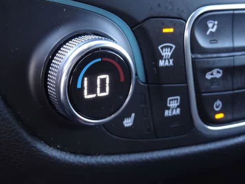 Used 2024 Chevrolet Equinox LT FWD image 27