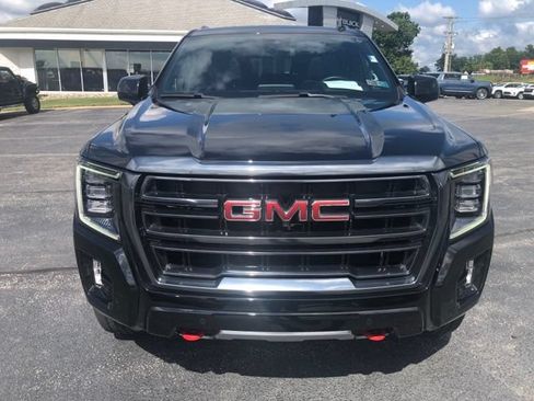 Used 2023 GMC Yukon XL AT4 w/ Technology Package AWD/4WD image 4