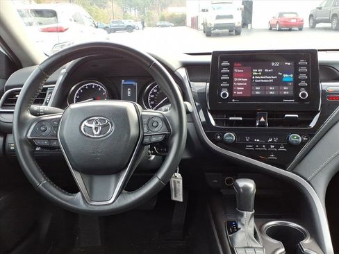 Used 2024 Toyota Camry SE image 11
