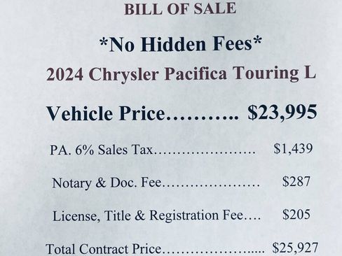 Used 2024 Chrysler Pacifica Touring-L FWD image 2