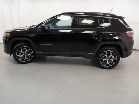Used 2025 Jeep Compass Limited AWD/4WD image 39