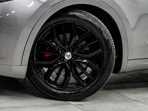 Used 2022 Maserati Levante GT image 3