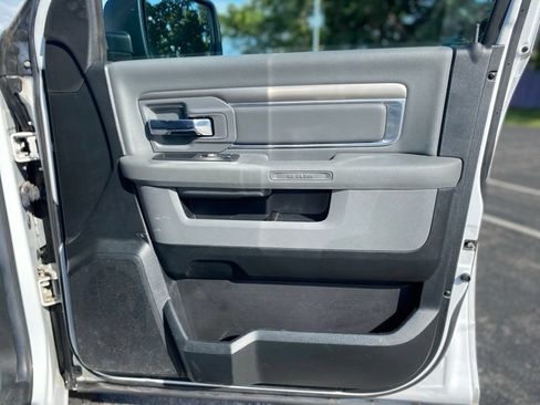 Used 2018 RAM 1500 Classic SLT AWD/4WD image 9