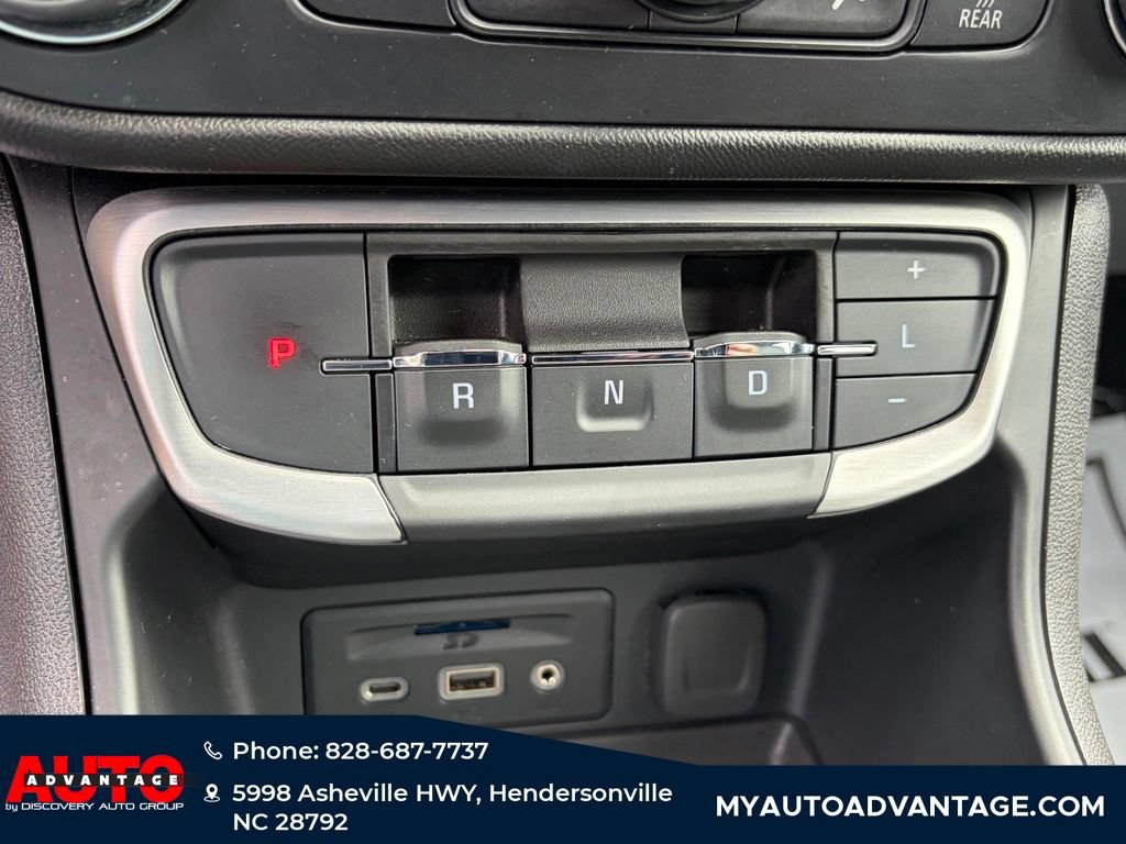 Used 2024 GMC Terrain SLT AWD/4WD image 14