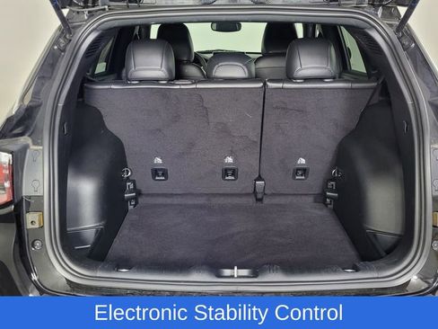 Used 2023 Jeep Compass Limited image 10