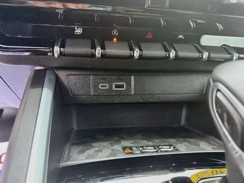 Used 2024 Chevrolet Colorado LT w/ LT Convenience Package II AWD/4WD image 28