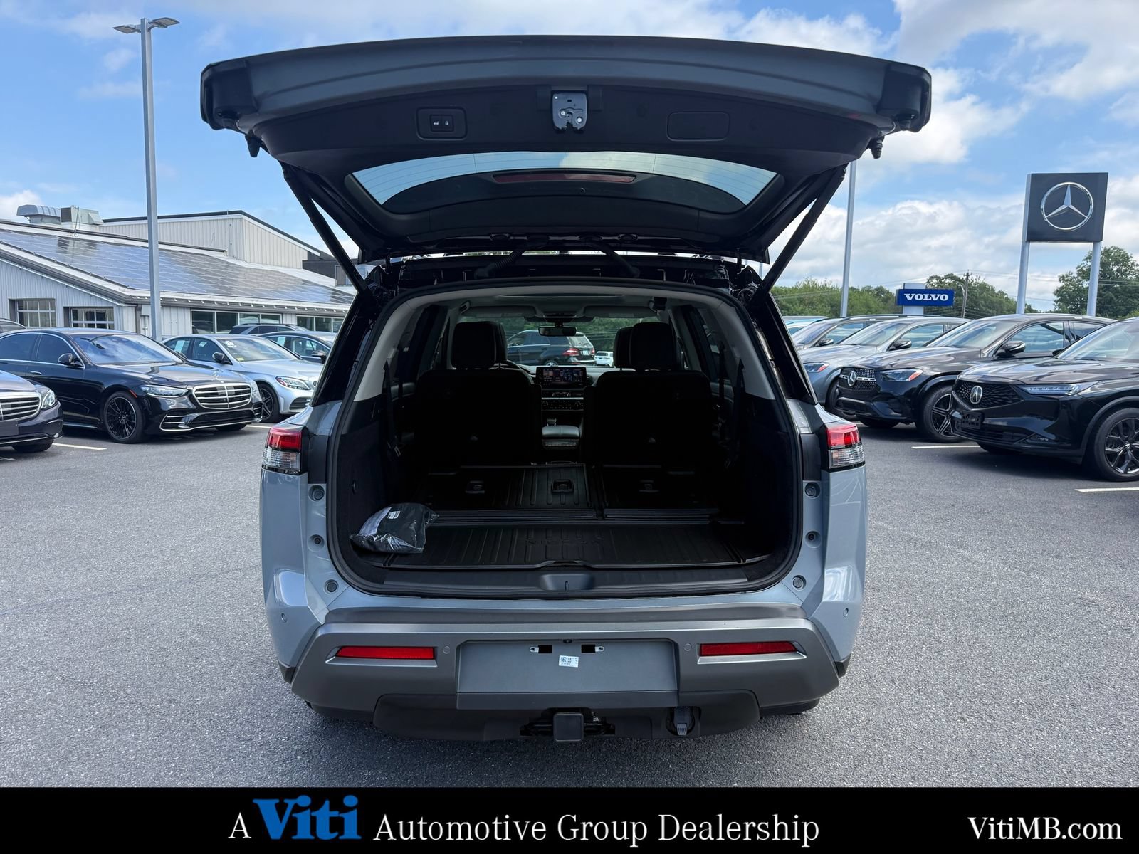 Used 2026 Nissan Pathfinder Platinum AWD/4WD image 23