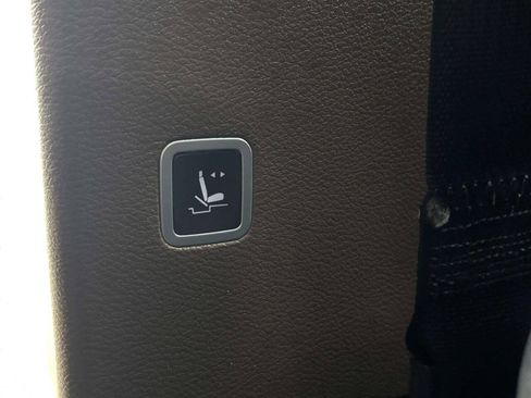Used 2017 Chrysler Pacifica Limited FWD image 19