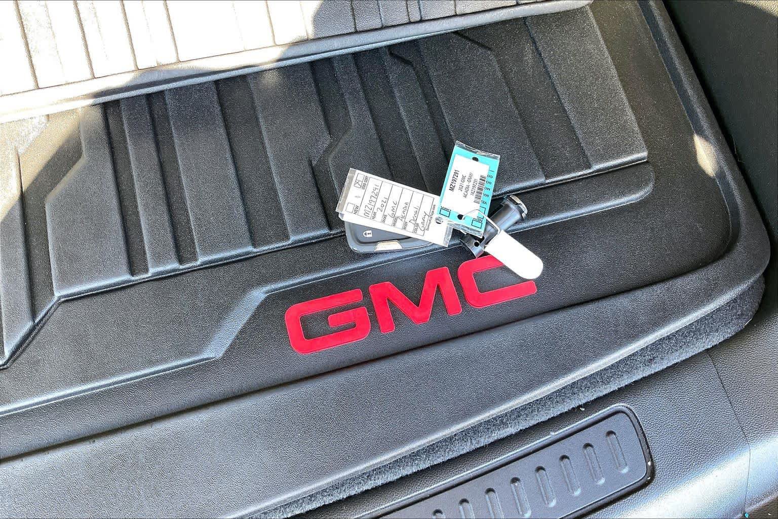 Used 2021 GMC Acadia Denali FWD image 14