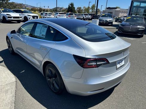 Used 2018 Tesla Model 3 Long Range RWD image 3