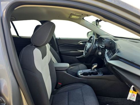 Used 2024 Chevrolet Trax LS w/ Driver Confidence Package image 10