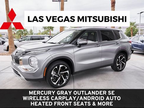 Used 2024 Mitsubishi Outlander SE image 1