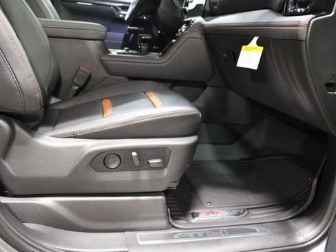 New 2026 GMC Sierra 1500 AT4 w/ AT4 Premium Package image 28