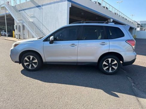 Used 2017 Subaru Forester 2.5i Premium w/ All-Weather Package AWD/4WD image 2