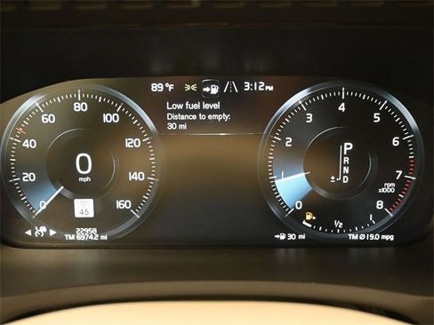 Used 2022 Volvo XC90 T6 Momentum w/ Climate Package image 25