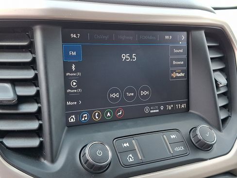 Used 2021 GMC Acadia Denali image 17