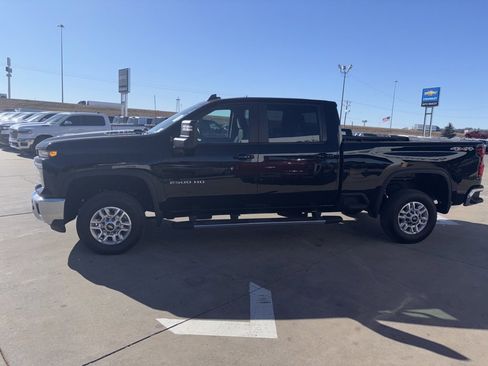 Used 2025 Chevrolet Silverado 2500 LT w/ Convenience Package image 6