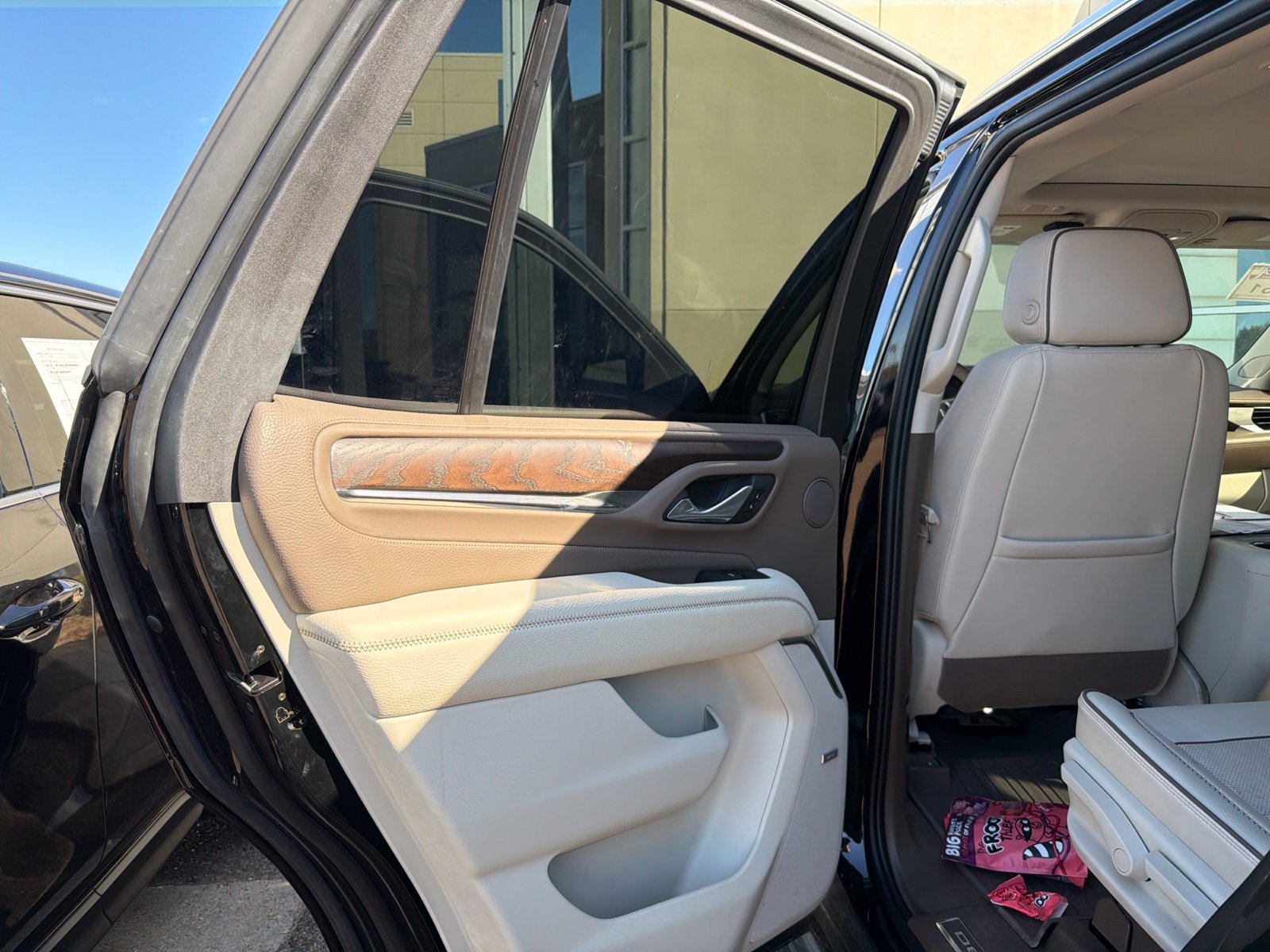 Used 2023 GMC Yukon Denali RWD image 15