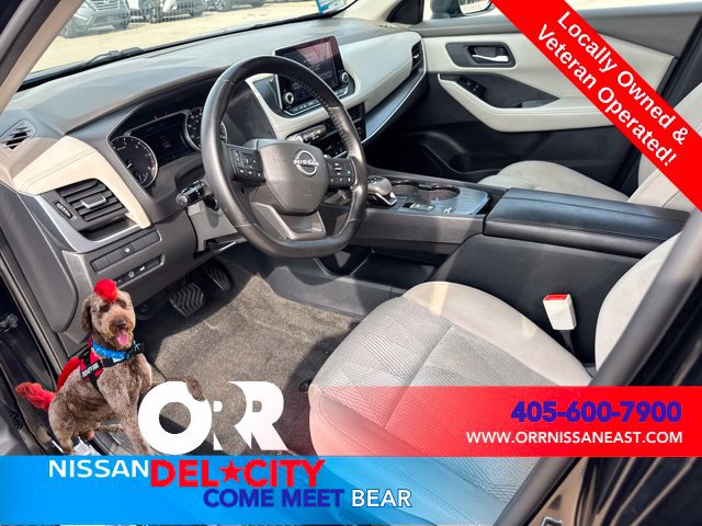Used 2025 Nissan Rogue SV FWD image 13