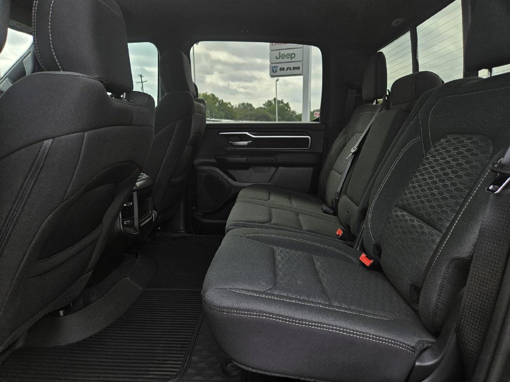 Used 2026 RAM 1500 4x4 Crew Cab image 35