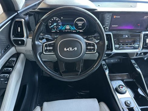 Used 2022 Kia Sorento SX Prestige AWD/4WD image 16