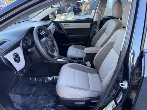 Used 2018 Toyota Corolla LE image 15