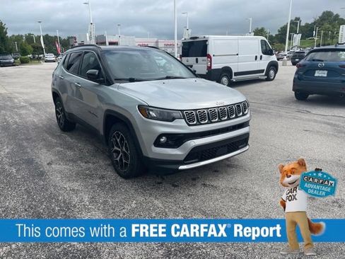 Used 2025 Jeep Compass Limited AWD/4WD image 2