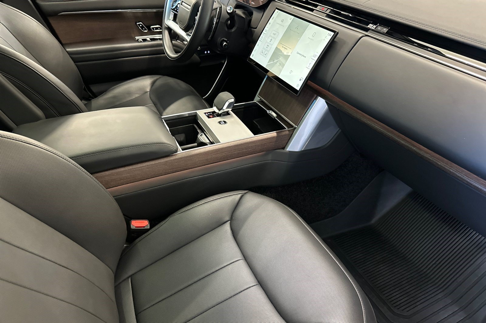Used 2025 Land Rover Range Rover SE AWD/4WD image 35