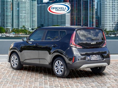 Used 2023 Kia Soul LX image 7