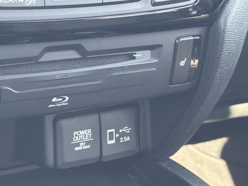 Used 2020 Honda Pilot Touring image 15