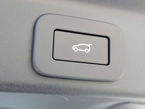 Used 2026 Jaguar F-PACE R-Dynamic S image 12