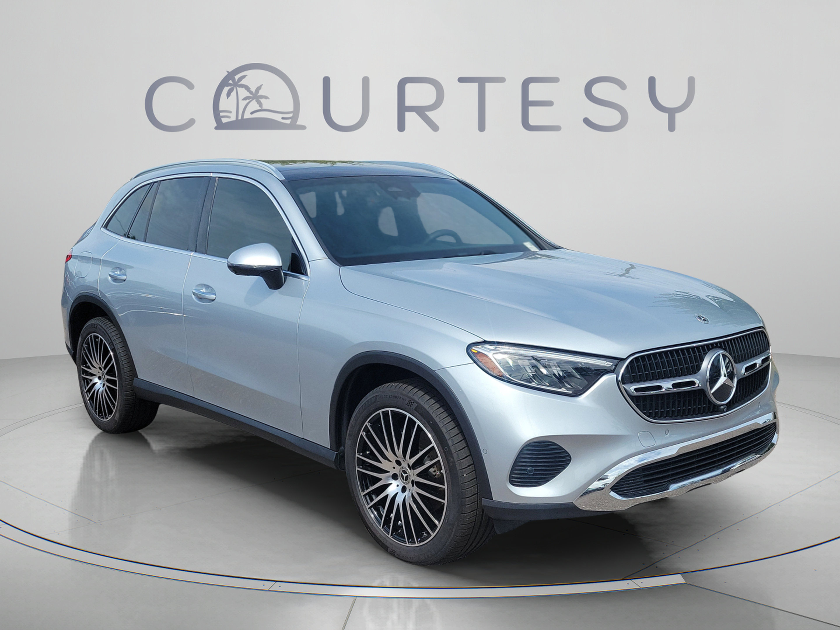 Certified 2026 Mercedes-Benz GLC 300 image 4