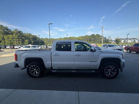 Used 2017 GMC Sierra 1500 SLE w/ SLE Value Package AWD/4WD image 28