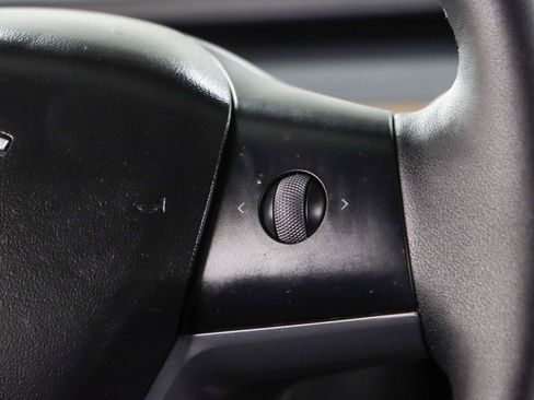 Used 2022 Tesla Model Y Performance image 14