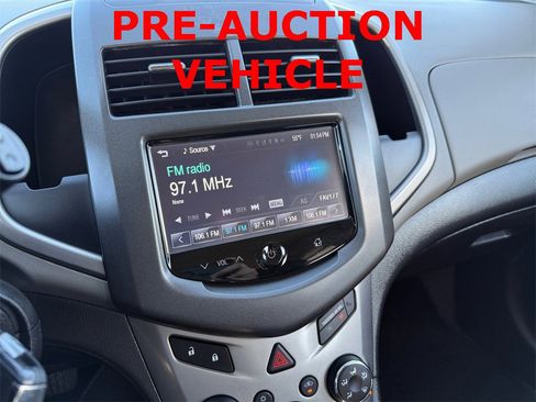 Used 2016 Chevrolet Sonic LT image 17