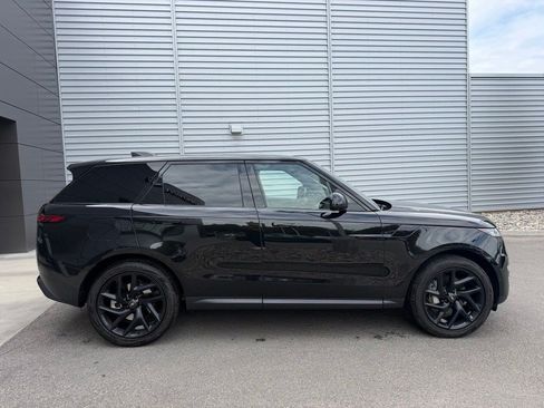 Used 2024 Land Rover Range Rover Sport SE AWD/4WD image 5