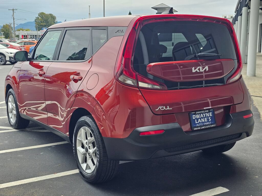 Used 2022 Kia Soul LX w/ Technology Package FWD image 3