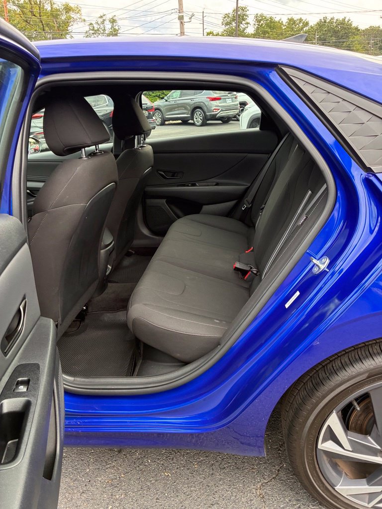 Certified 2025 Hyundai Elantra SEL FWD image 23