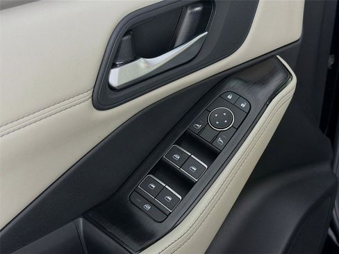 Used 2026 Nissan Rogue SL image 18