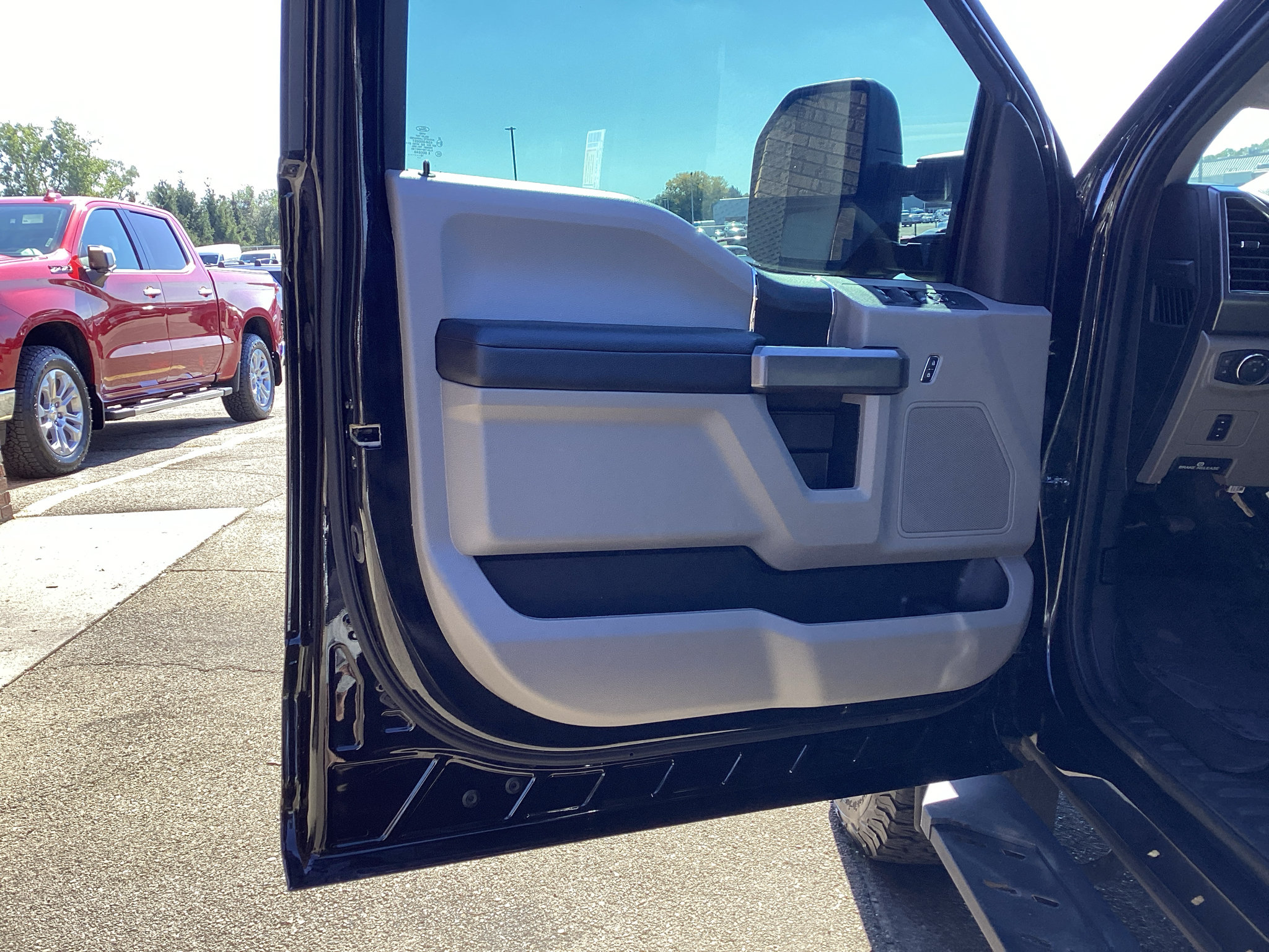 Used 2019 Ford F250 XLT w/ XLT Value Package AWD/4WD image 14