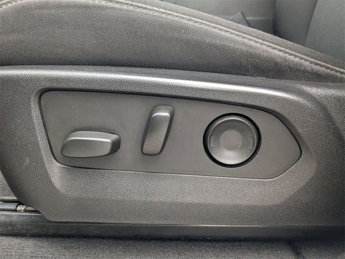 Certified 2023 Chevrolet Colorado Trail Boss w/ Technology Package image 22