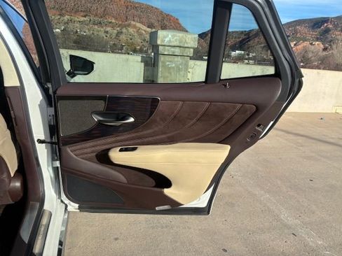 Used 2018 Lexus LS 500 w/ Interior Upgrade Package image 18