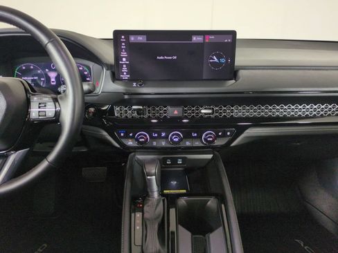 Certified 2025 Honda Accord Touring image 21