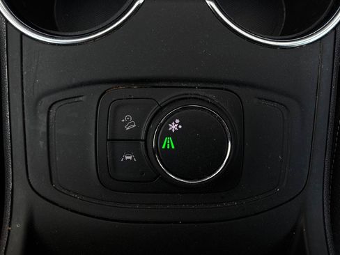 Used 2024 GMC Terrain SLE FWD image 21