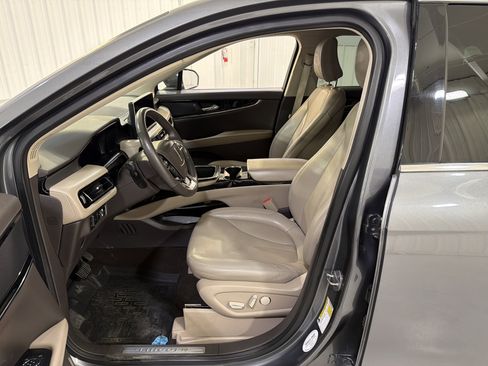 Used 2022 Lincoln Nautilus Standard w/ Premium Package image 10